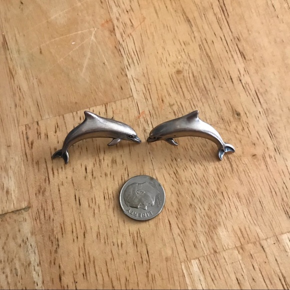 Sterling silver dolphin ring and earrings - Picture 5 of 6